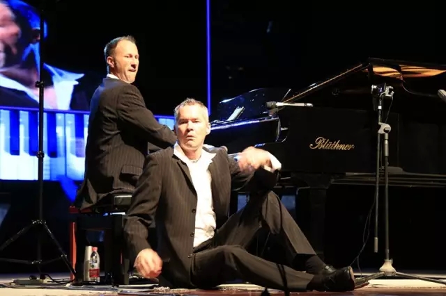 與披頭士樂(lè)隊(duì)隔空同奏德國(guó)國(guó)寶博蘭斯勒鋼琴-德國(guó)歐米勒孖寶瘋狂鋼琴總動(dòng)員中國(guó)站完美落幕