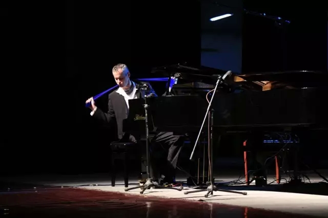 與披頭士樂(lè)隊(duì)隔空同奏德國(guó)國(guó)寶博蘭斯勒鋼琴-德國(guó)歐米勒孖寶瘋狂鋼琴總動(dòng)員中國(guó)站完美落幕