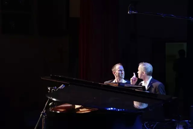 與披頭士樂(lè)隊(duì)隔空同奏德國(guó)國(guó)寶博蘭斯勒鋼琴-德國(guó)歐米勒孖寶瘋狂鋼琴總動(dòng)員中國(guó)站完美落幕